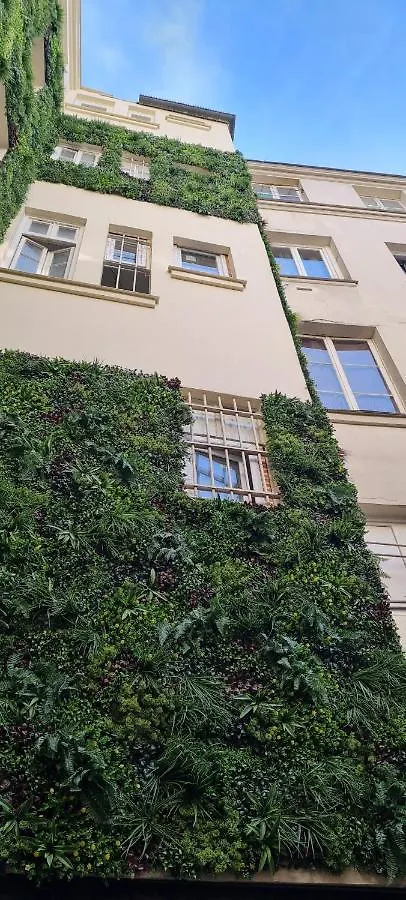 157 - Urban Coco Chanel Flat In Montorgueil Paris France